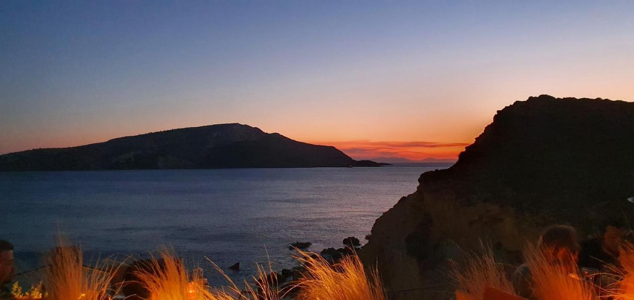 Sea & Mountain Apartment Close To Port And City Lávrion 外观 照片