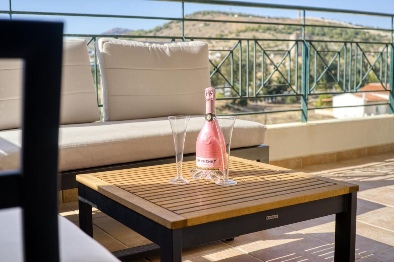 Sea & Mountain Apartment Close To Port And City Lávrion 外观 照片