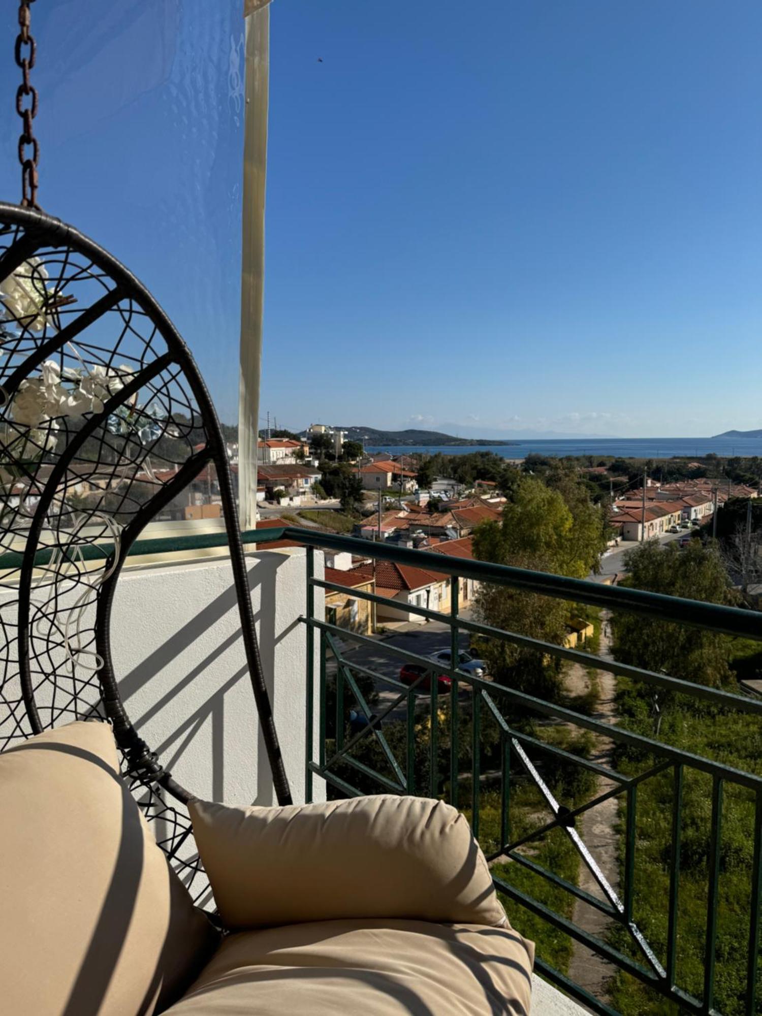 Sea & Mountain Apartment Close To Port And City Lávrion 外观 照片