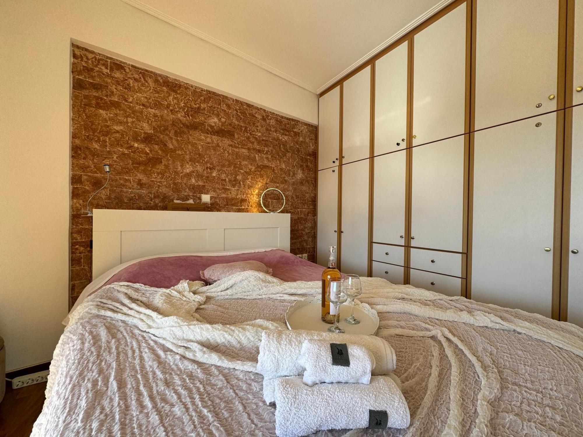 Sea & Mountain Apartment Close To Port And City Lávrion 外观 照片