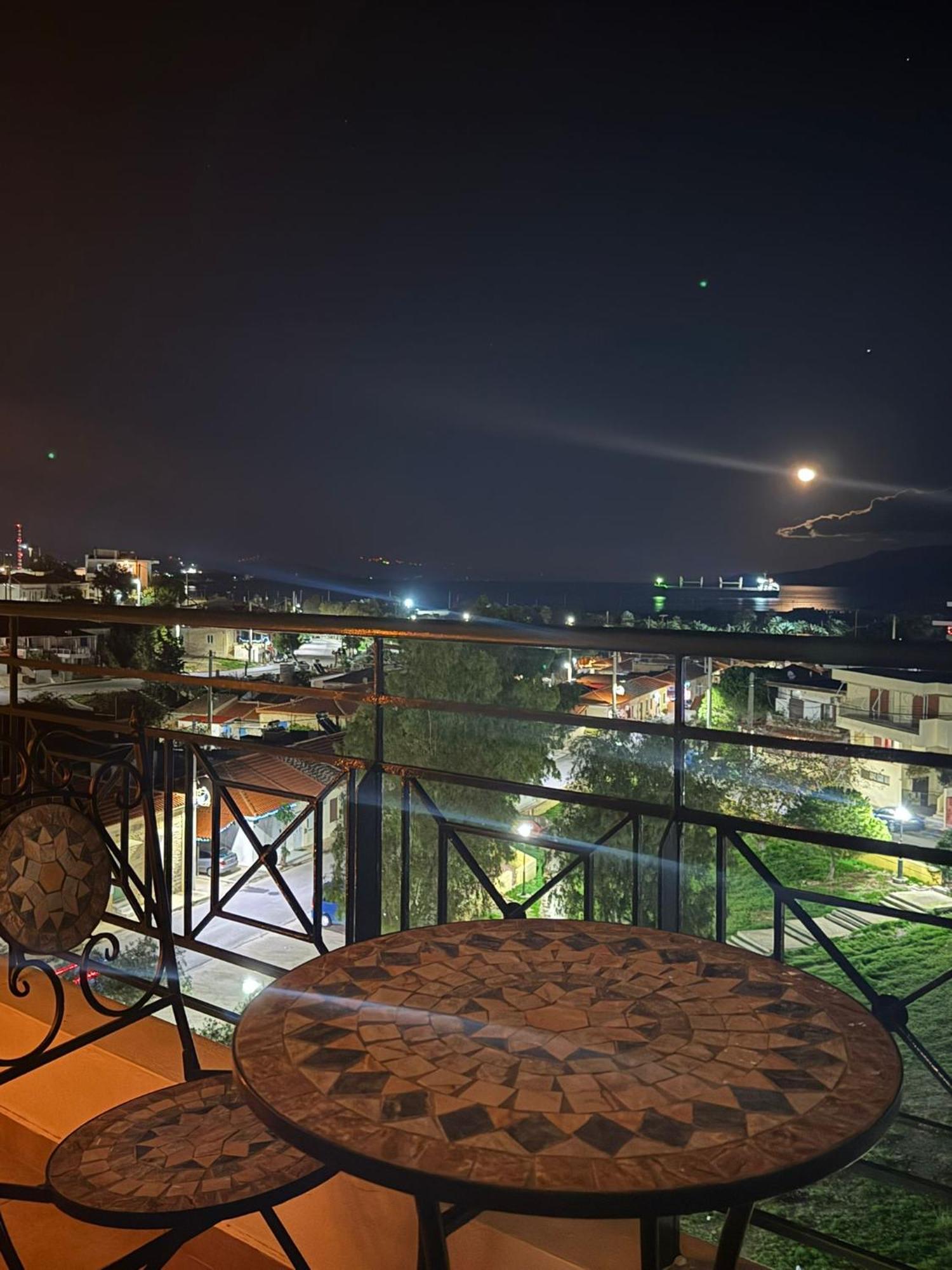 Sea & Mountain Apartment Close To Port And City Lávrion 外观 照片